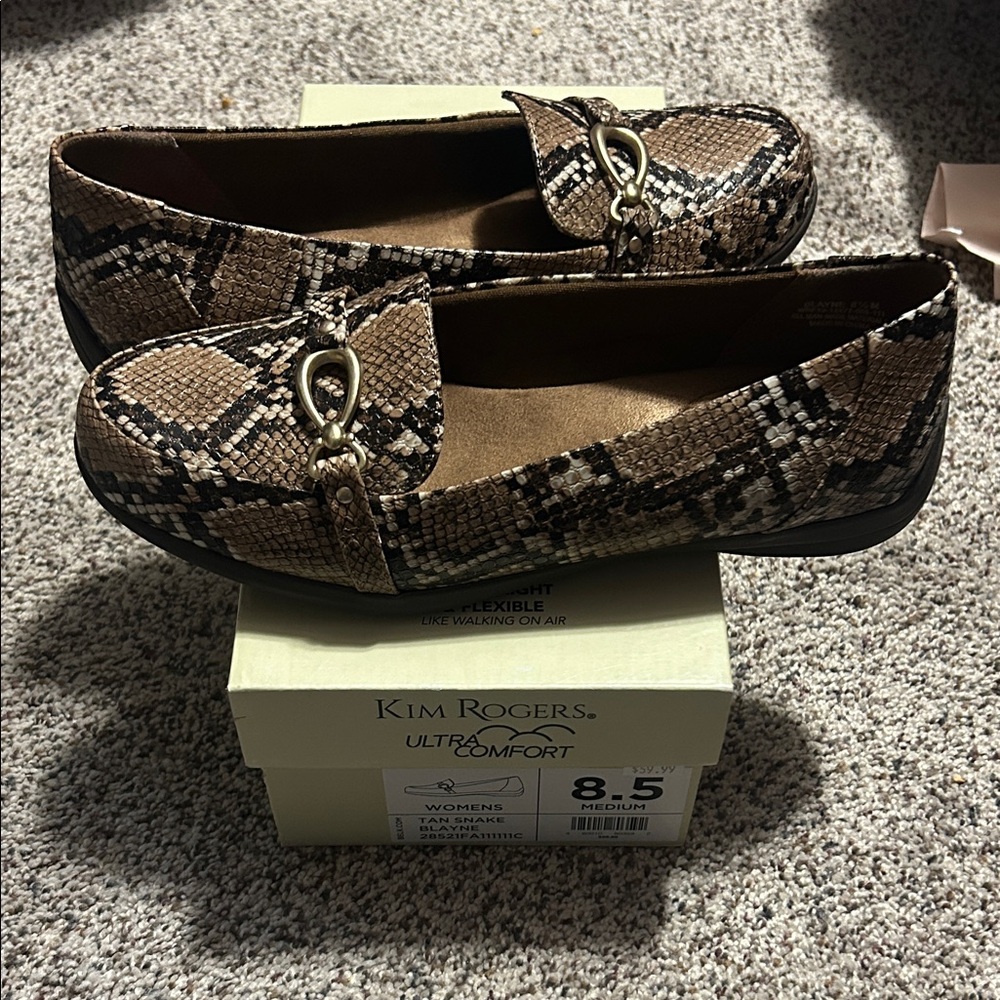 Kim Rogers Women's Snakeskin Pattern Loafers - Tan and Black